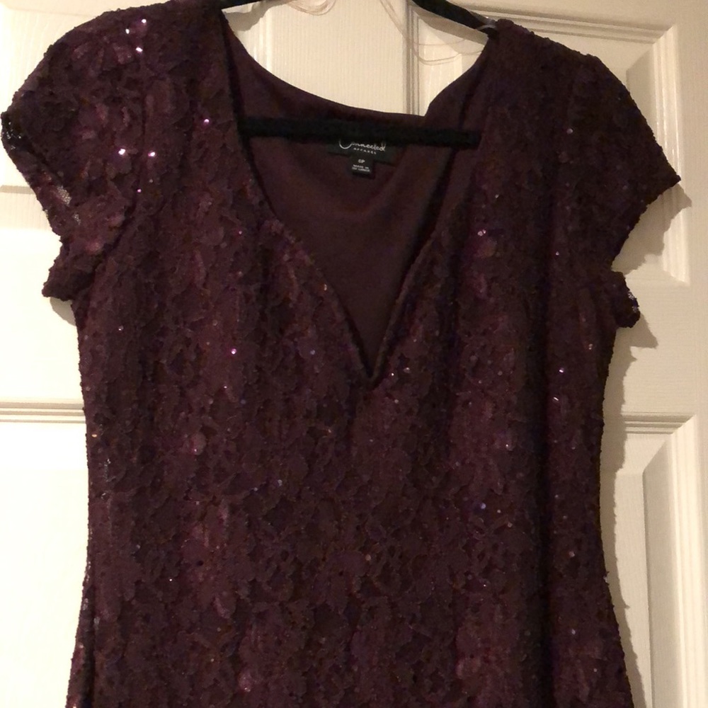 Burgundy gown - Picture 2 of 2